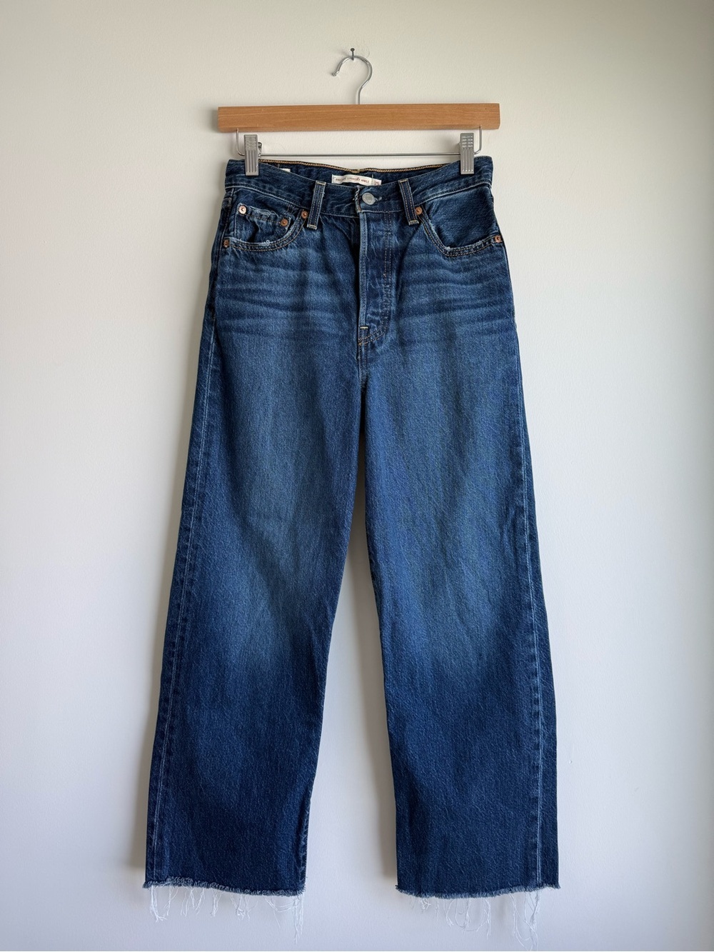 Levi’s Ribcage Straight Ankle Jeans 25 High Rise Dark Wash Raw Hem